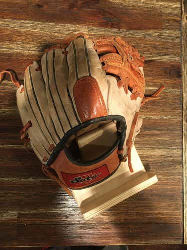 White High School/College Right Handed Infield Pro Baseball Glove 10.5"