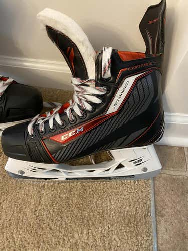 Senior CCM JetSpeed Control Hockey Skates EE (Extra Wide) Size 8