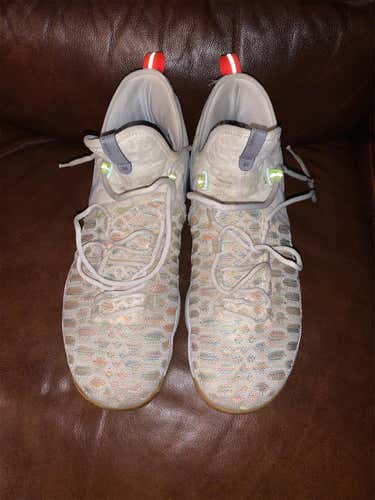 Men's 12 (Women's 13) Nike Shoes