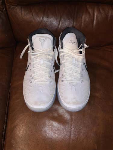 Men's 12 (Women's 13) Nike Shoes
