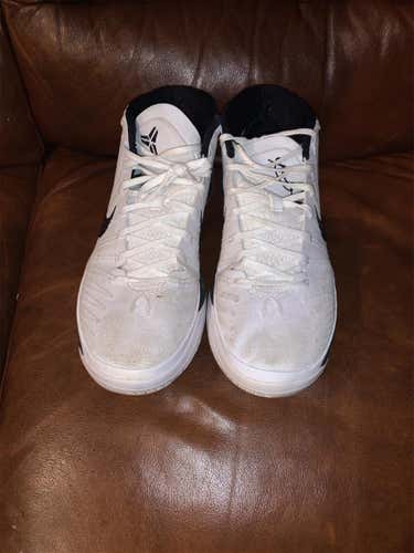 Men's 12 (Women's 13) Nike Shoes