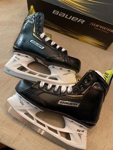 Bauer Supreme S29 Junior Hockey Skates Size 4.0 D