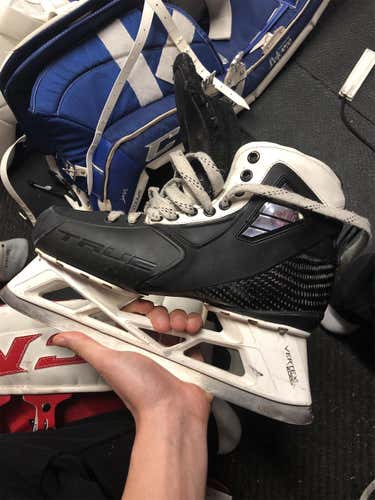 Senior True D&R (Regular) Size 9.5 Hockey Goalie Skates