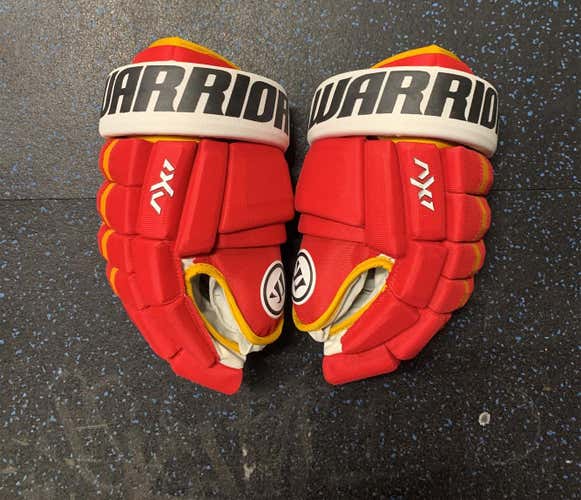 Calgary Flames Team Stock Warrior AX1 pro 14" Pro Stock Gloves