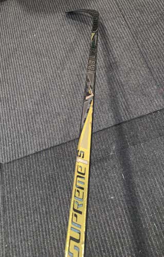 Senior Right Handed Supreme 1S Mid Hockey Stick