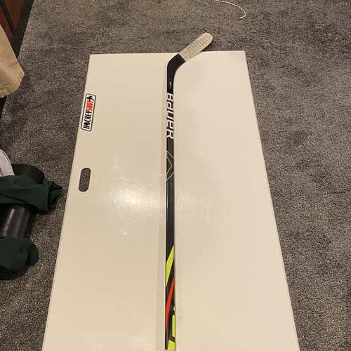 Senior Right Handed Bauer (Vapor X 2.7)77 Flex P88 NEED GONE