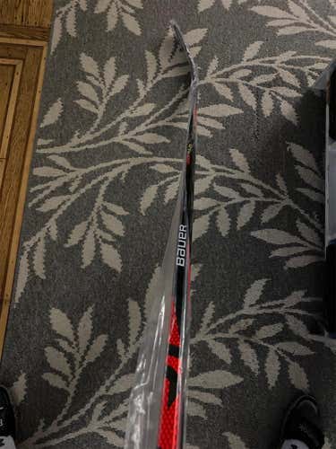 Senior Right Handed Vapor FlyLite P88 77 Flex RH Hockey Stick