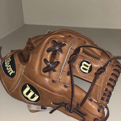 Brown High School/College Infield A2000 11.5" Baseball Glove
