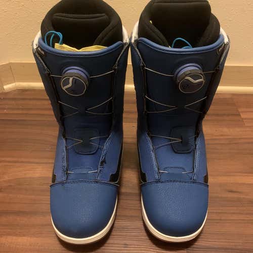 Men's 8.5 (Women's 9.5) Vans Encore Medium Flex Snowboard Boots