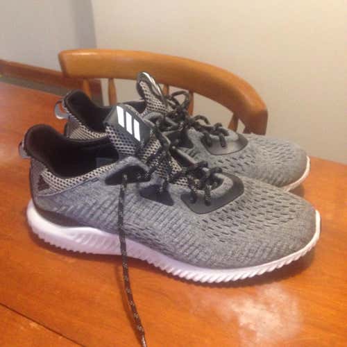 Adidas AlphaBounce Size 11