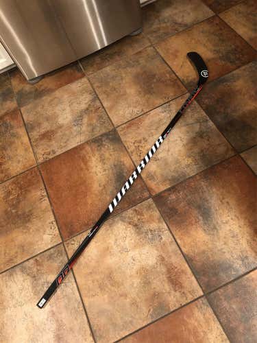Senior Right Handed Qre pro team Mid Hockey Stick