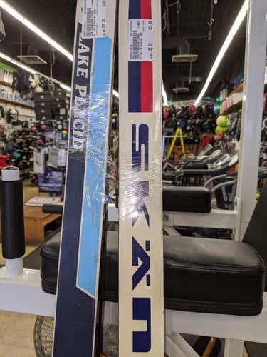 Classic Unisex Cross Country Skis With Bindings
