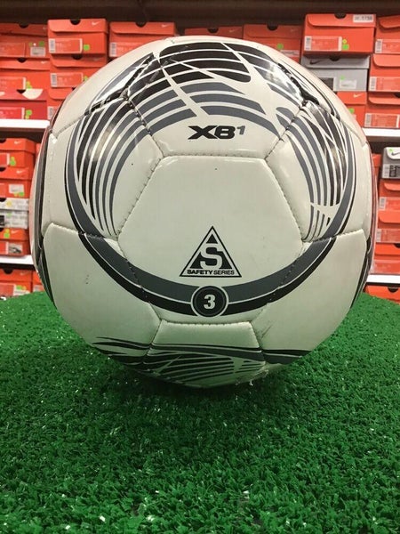 Xara XB1 Size 3 Soccer Ball White / Black Size 3 ( Kids 4-8) FIRM PRICE