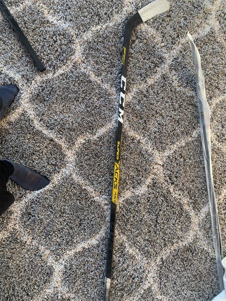 Senior Right Handed Super Tacks AS2 Pro Hockey Stick