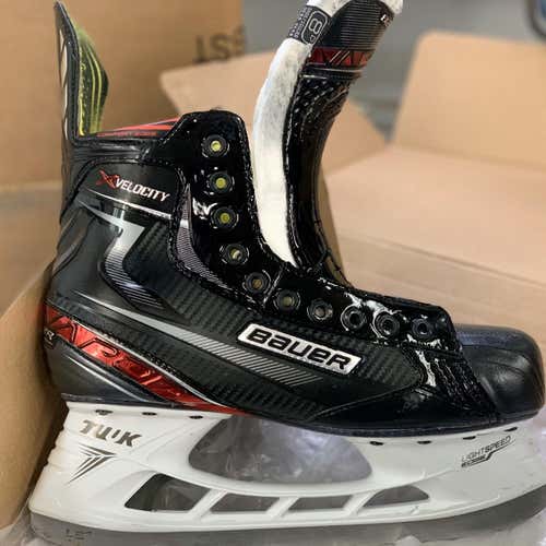 Senior Bauer XVelocity (SMU) D&R (Regular)  Size 8 Hockey Skates