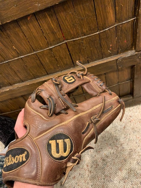 Brown High School/College Infield A2000 11.5" Baseball Glove (FOR SALE ONLY)