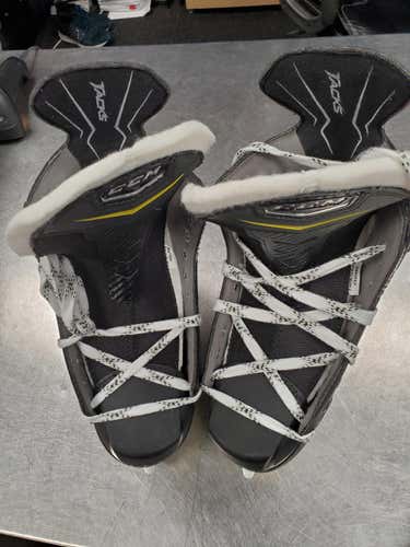 New CCM Tacks 3052 Skates Senior Size 6