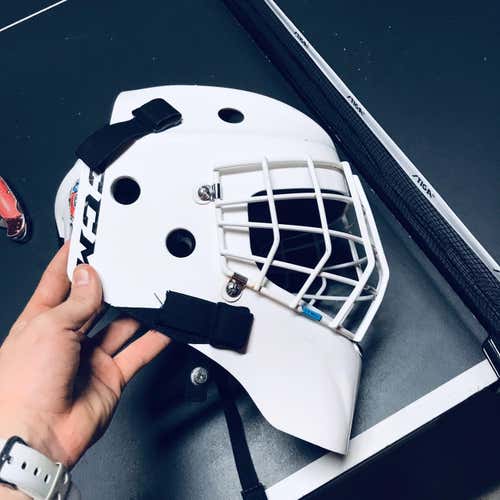 White Junior CCM GFL 1.5 Goalie Mask