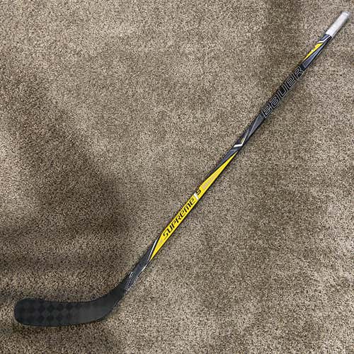 Intermediate Right Handed Supreme 1S Mid Pro Stock Hockey Stick