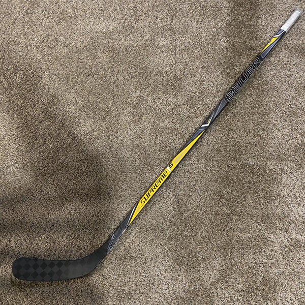 Intermediate Right Handed Supreme 1S Mid Pro Stock Hockey Stick