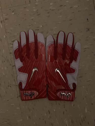Crimson New Extra Large Nike MVP Batting Gloves