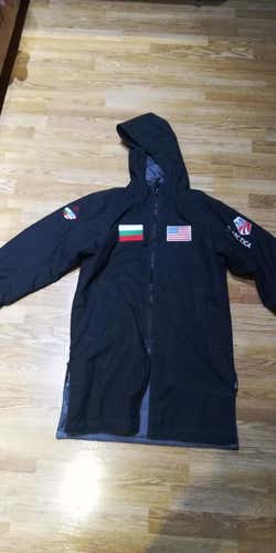 Arctica Warm Up Cape