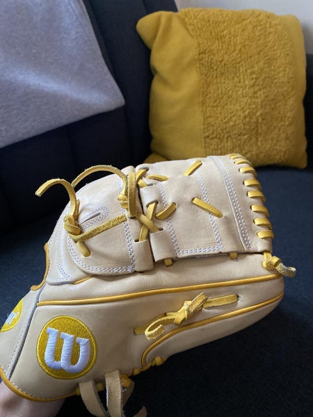 New Wilson Right Handed CK22 Baseball Glove 11.75"