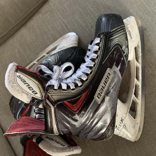 Senior Bauer Vapor APX2 D&R (Regular)  Size 7.5 Hockey Skates