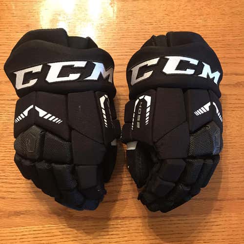 Black Senior CCM Tacks 4052 13"  Gloves