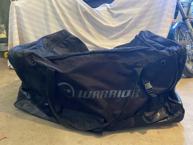 Warrior Senior Wheel Goalie Bag 42x24x24