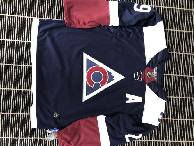 Colorado Avalanche Alternate Jersey/ Mackinnon