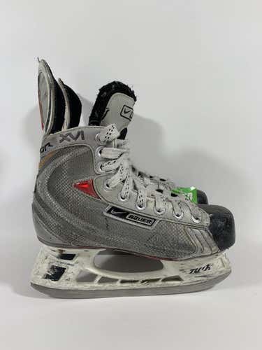 Used Bauer Vapor Xvi Ice Hockey Skates Size 2.5 Extra Wide