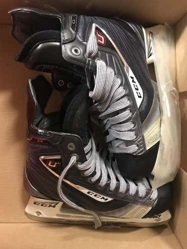 Senior CCM U+ Crazy Light D&R (Regular)  Size 7.5 Hockey Skates