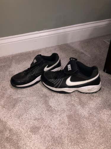 Nike Men’s Turf Shoes (Size 10)