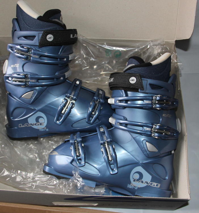 ski boots 23.5