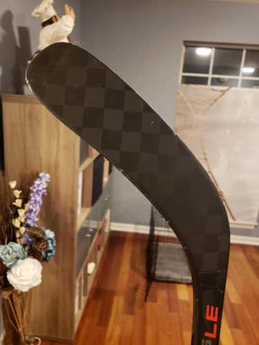 Bauer Right Handed Supreme 1S LE Hockey Stick