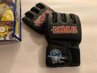 New MMA Progryp Pro-80 series gloves - size Small