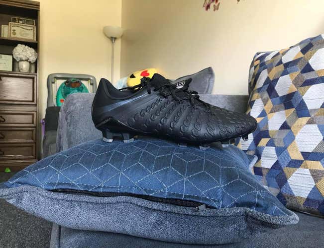 Black Unisex 9.0 (Women's 10) Nike Hypervenom 3 elite FG Cleats