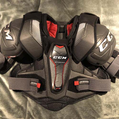 Senior Medium CCM JetSpeed FT1  Shoulder Pads