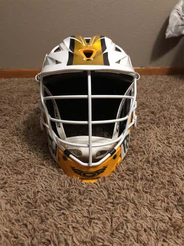 White Adult Player Cascade R Helmet