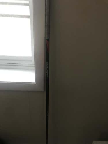 Senior Bauer Right Handed Vapor FlyLite Hockey Stick Mid