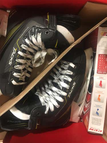 Senior CCM Tacks D&R (Regular)  Size 6.5 Hockey Skates