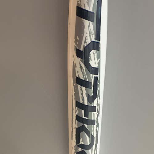 Typhoon Bat 28 oz 34"