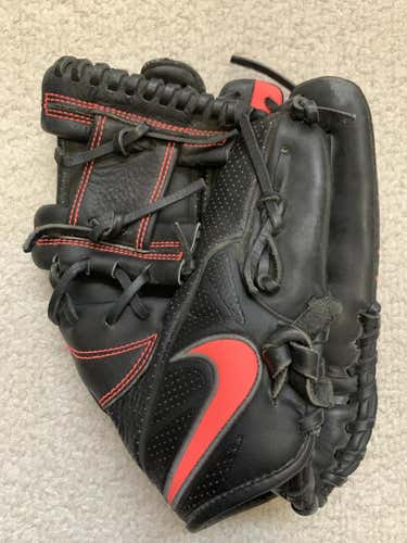 Black Nike Right Handed Infield MVP Edge Baseball Glove 11.5"