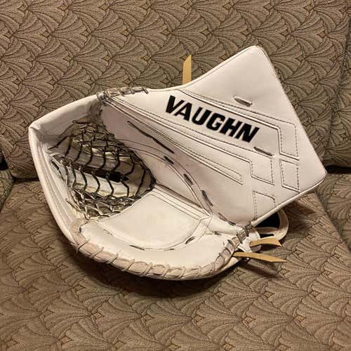 Vaughn VE8 XP Pro Carbon (Full right) *USED*