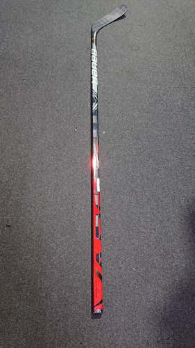 Senior Bauer Right Handed Vapor FlyLite Hockey Stick Heel