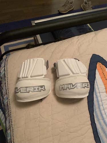 Medium Maverik Max Arm Pads