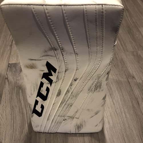 TRADE!!!!! White Senior Regular Premier R1.9