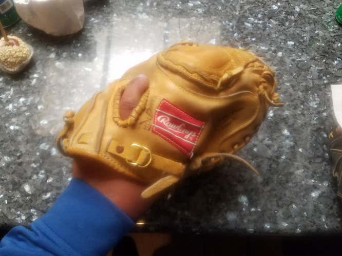 High School/College Rawlings Right Handed Catcher's RCM30 Baseball Glove 33.5"