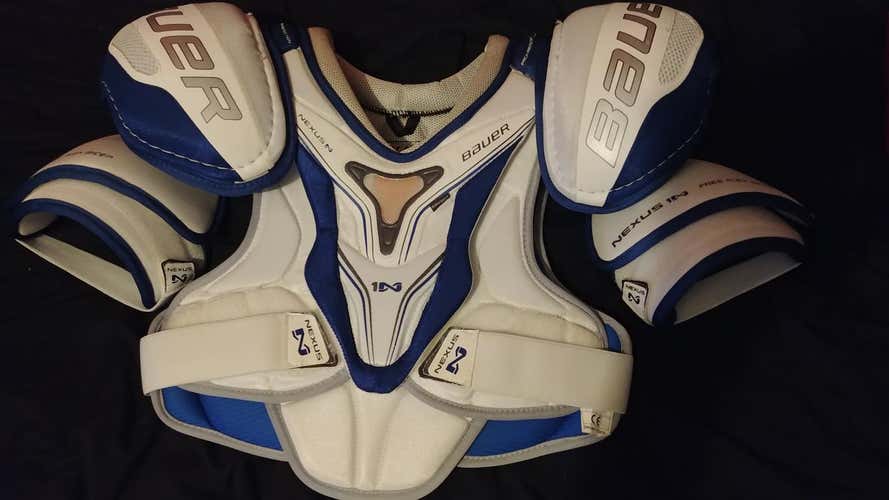 Bauer Nexus 1N Shoulder Pads - Medium